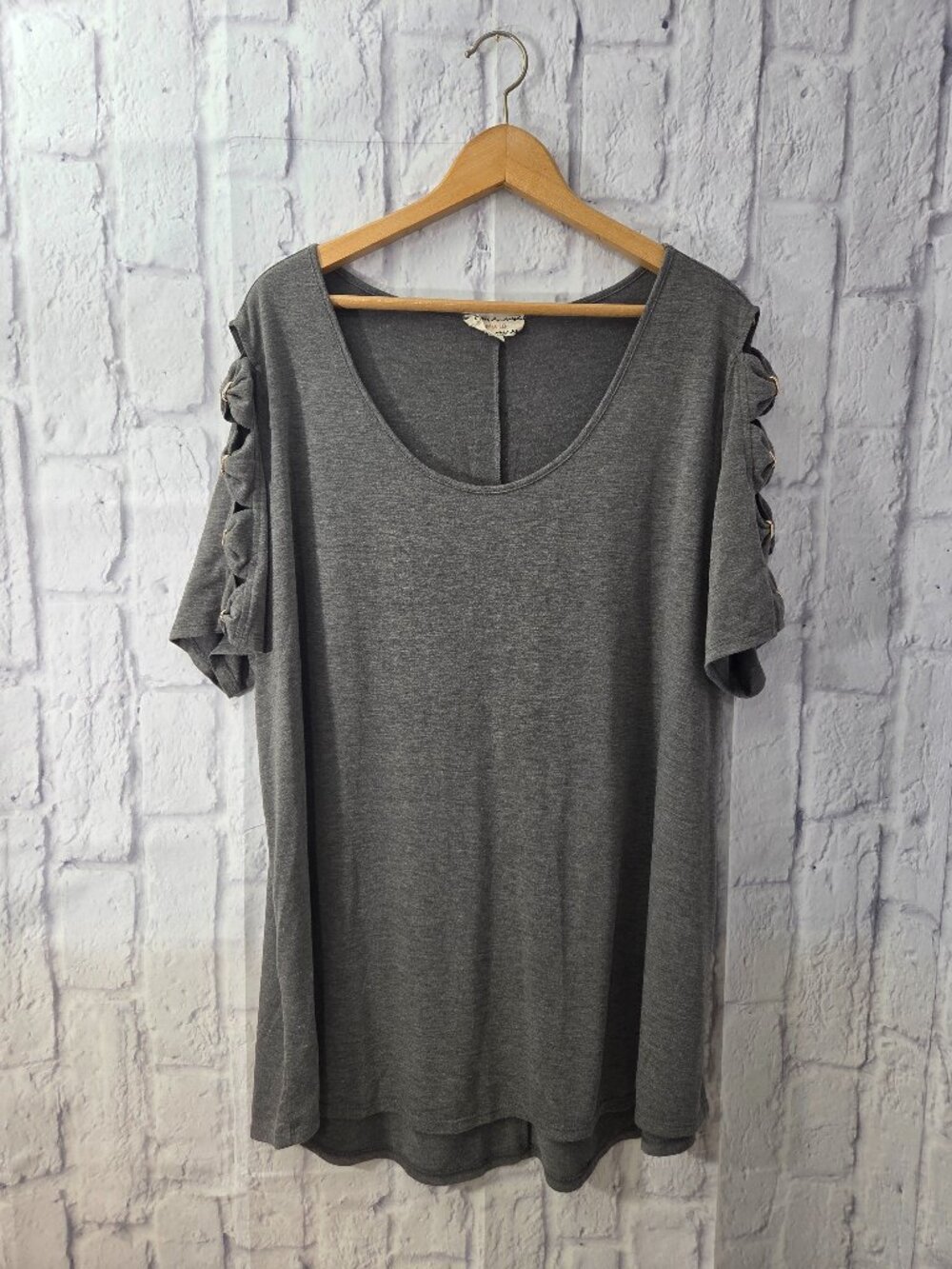 Corvia Women's Plus 3X Gray Scoop Neck Bow Bead Half Sleeve Casual Summer Top